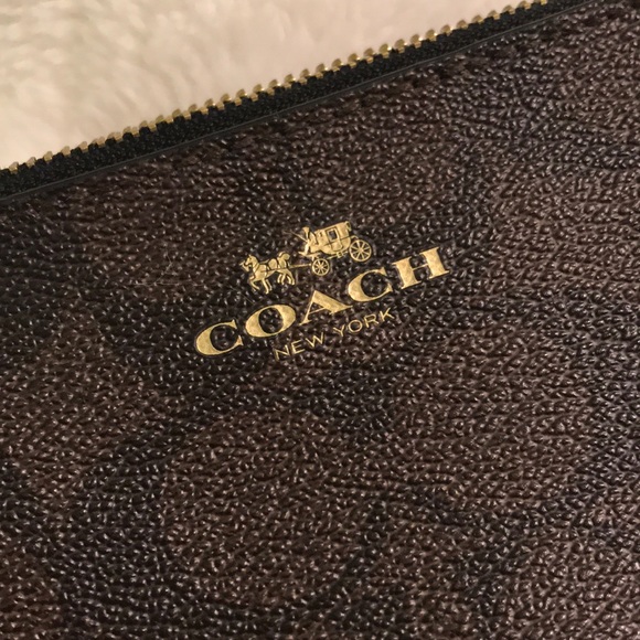 Coach Wristlet - Picture 3 of 6